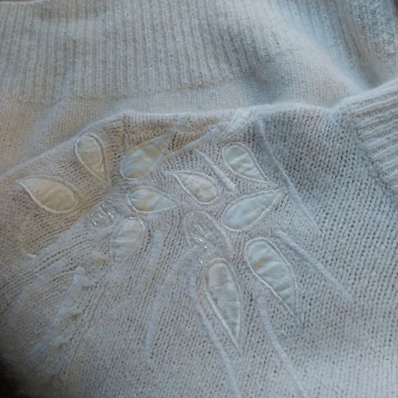 Vtg Distinction Large Silk Angora Off White Knit Lambs Wool Embroidered Sweater - Picture 12 of 14